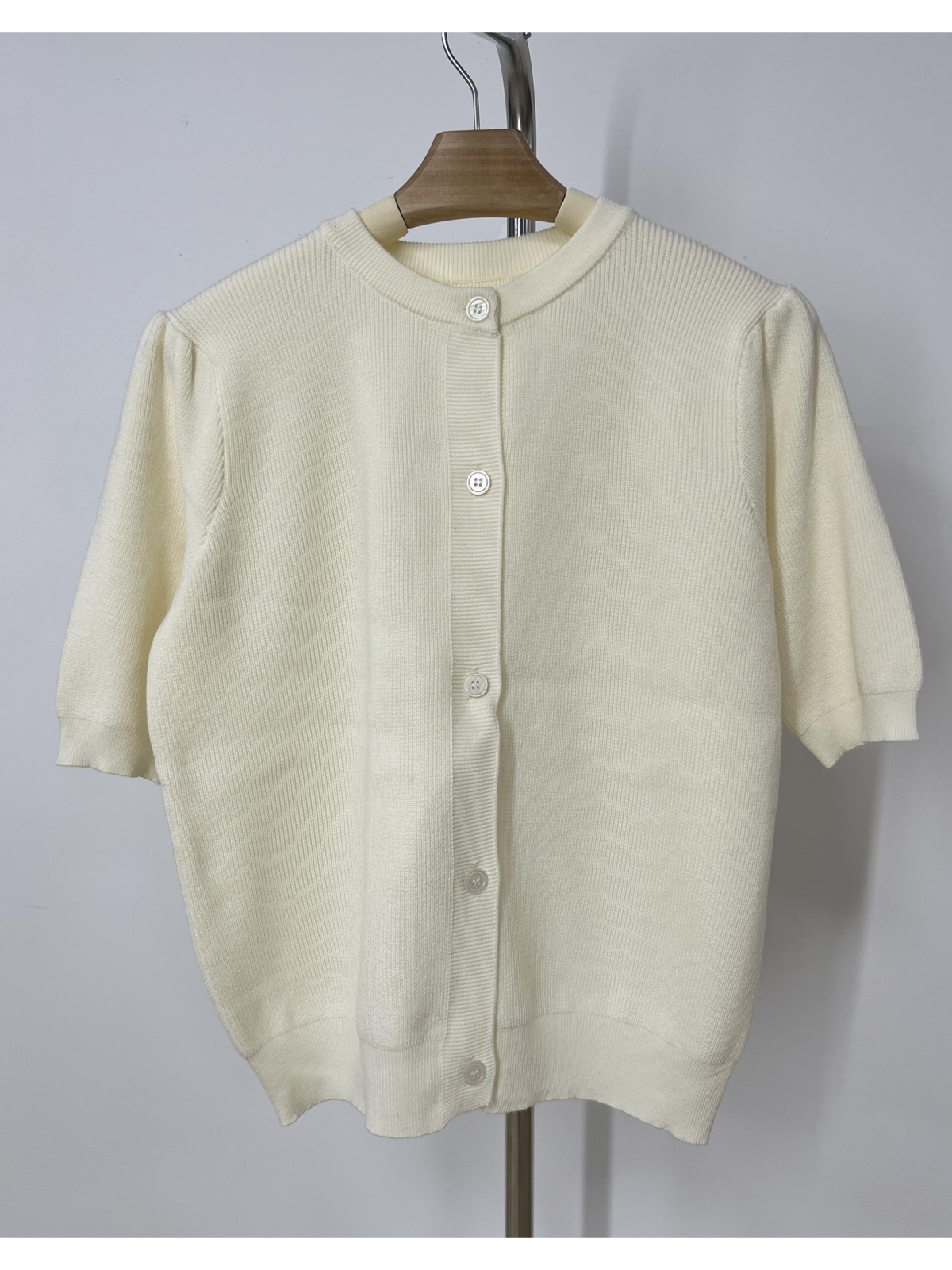 Vehicle traveling data recorder