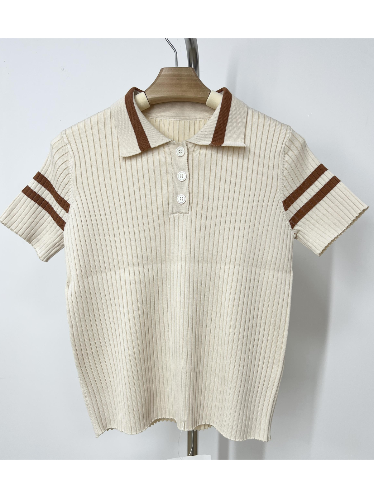 Vehicle traveling data recorder